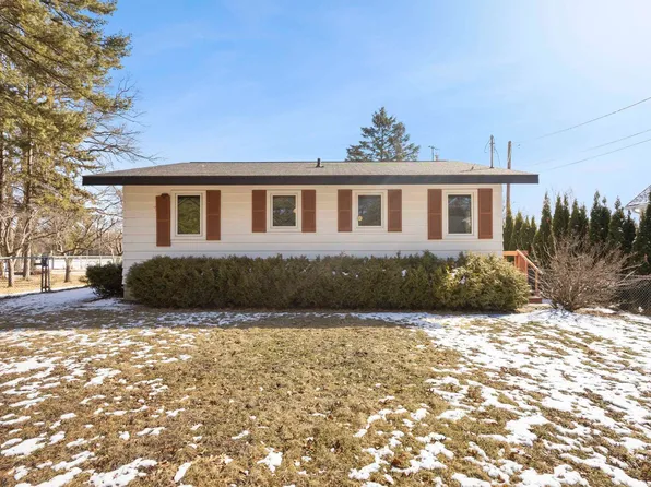 620 Dishaw Ave, Peshtigo, WI 54157