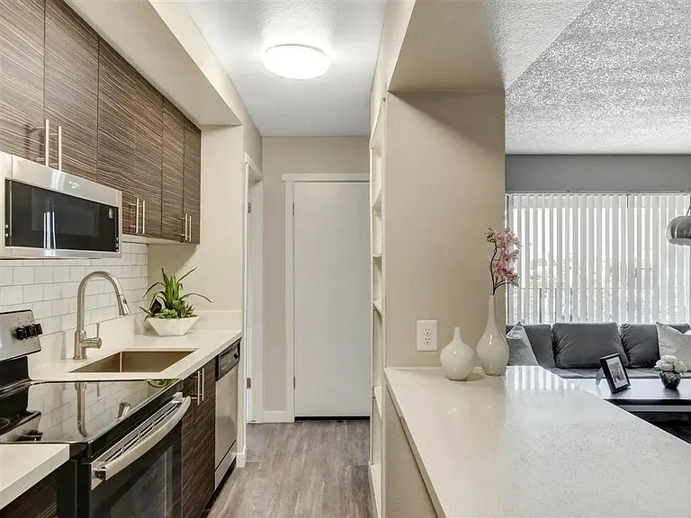 939 E Flamingo Rd — Photo 17