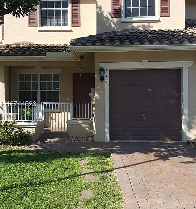 1st image of 3363 Lakeside Dr