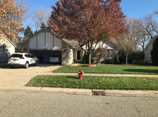 2154 Hartshorn Ave, Troy, MI 48083