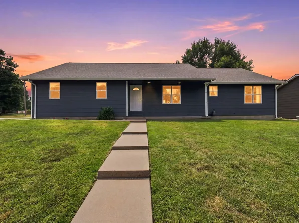 1123 E 5th St, Douglass, KS 67039