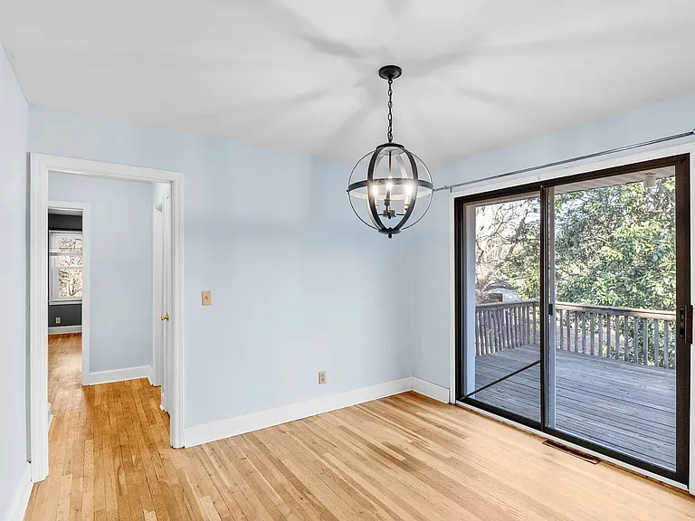 420 Brock St — Photo 6