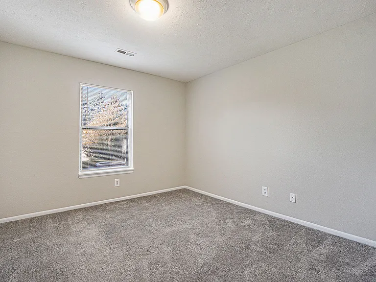 The Vista Apartments and Townhomes — Photo 16