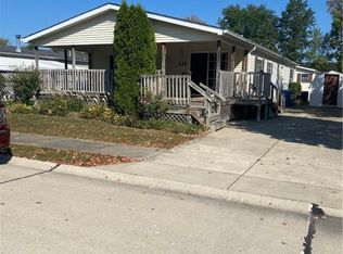 127 Tropicana Ave, Amherst, OH 44001