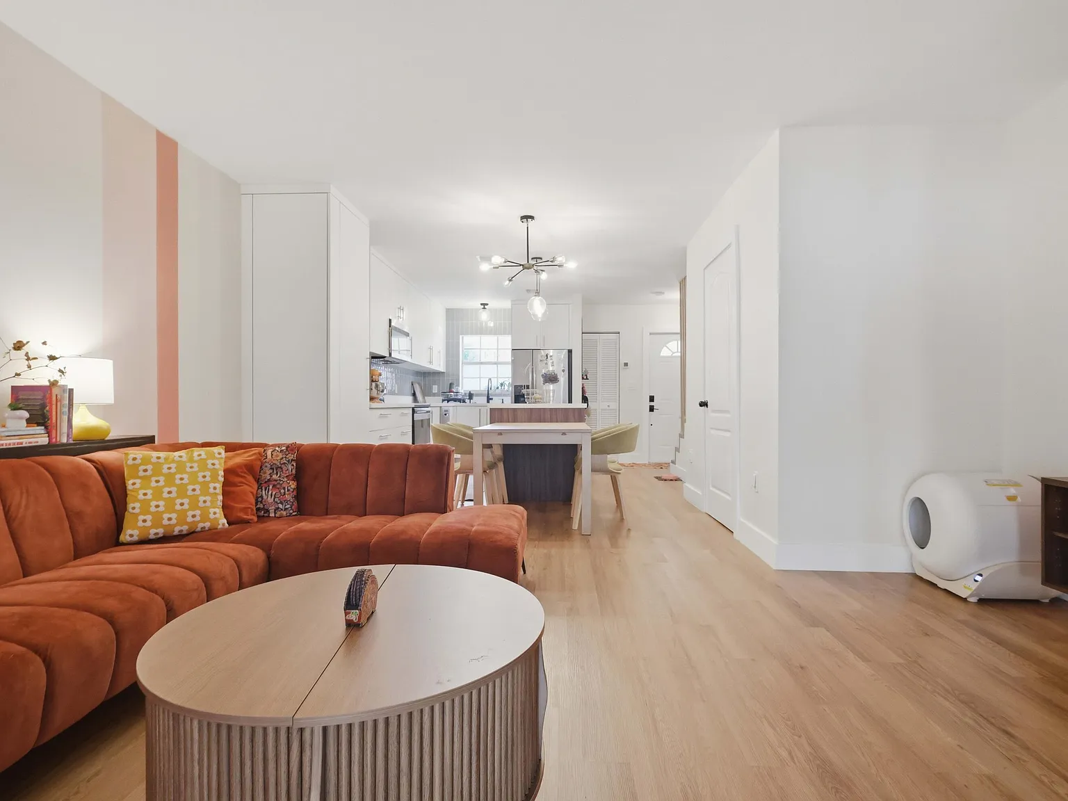 2 bed, 1.5 bath, 1090 sqft, $2,800 — Photo 4
