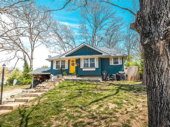11 Rolla Gardens Dr, Rolla, MO 65401