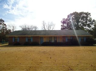210 Phyllis Ann Dr, Crystal Springs, MS 39059