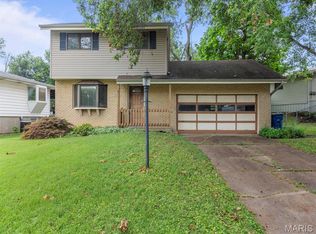 2216 Apple Bud Ln, Saint Louis, MO 63125