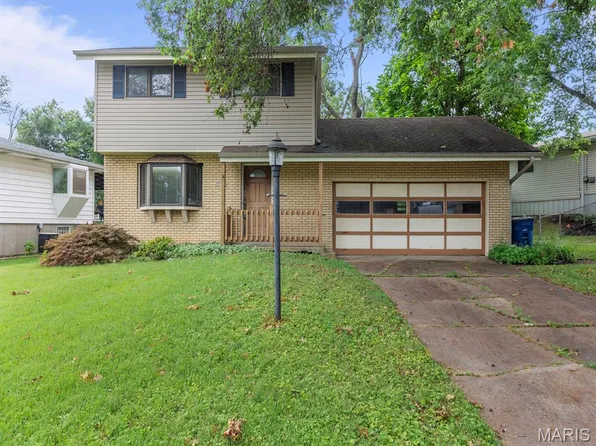 2216 Apple Bud Ln, Saint Louis, MO 63125