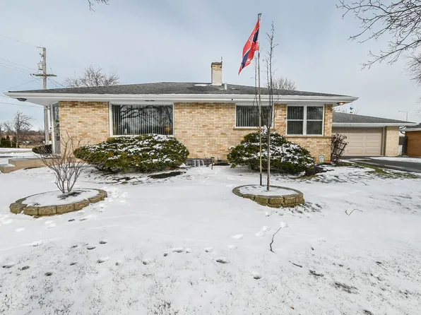 3877 Grandview Ave, Gurnee, IL 60031