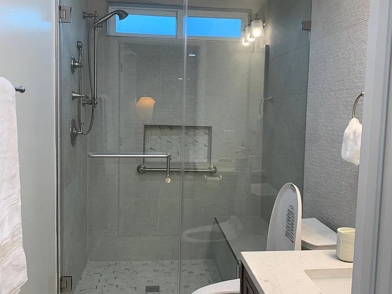 145 S La Peer Dr — Photo 12