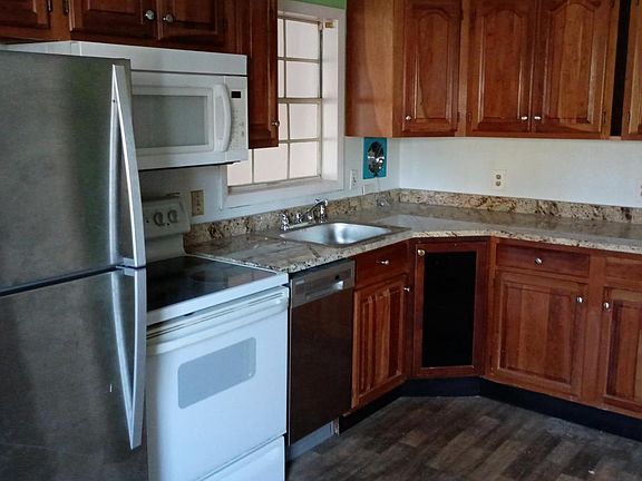 4th image of 7105 Wainwright Ave