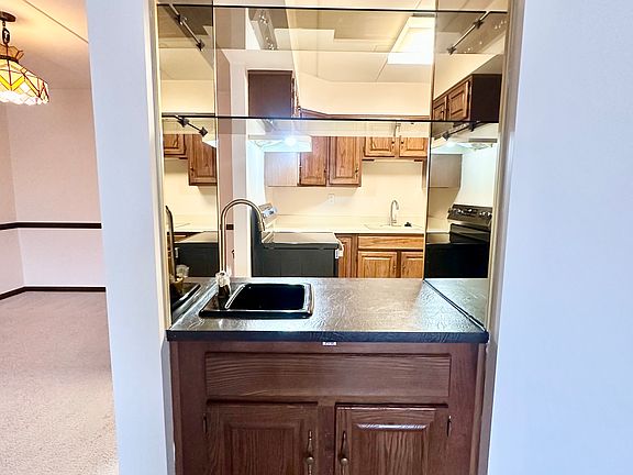 WET BAR