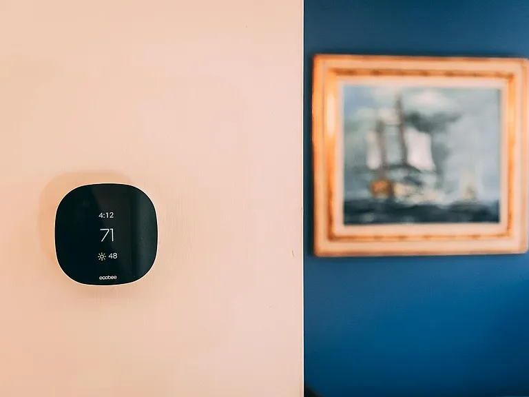 Smart heat system with independent thermostat