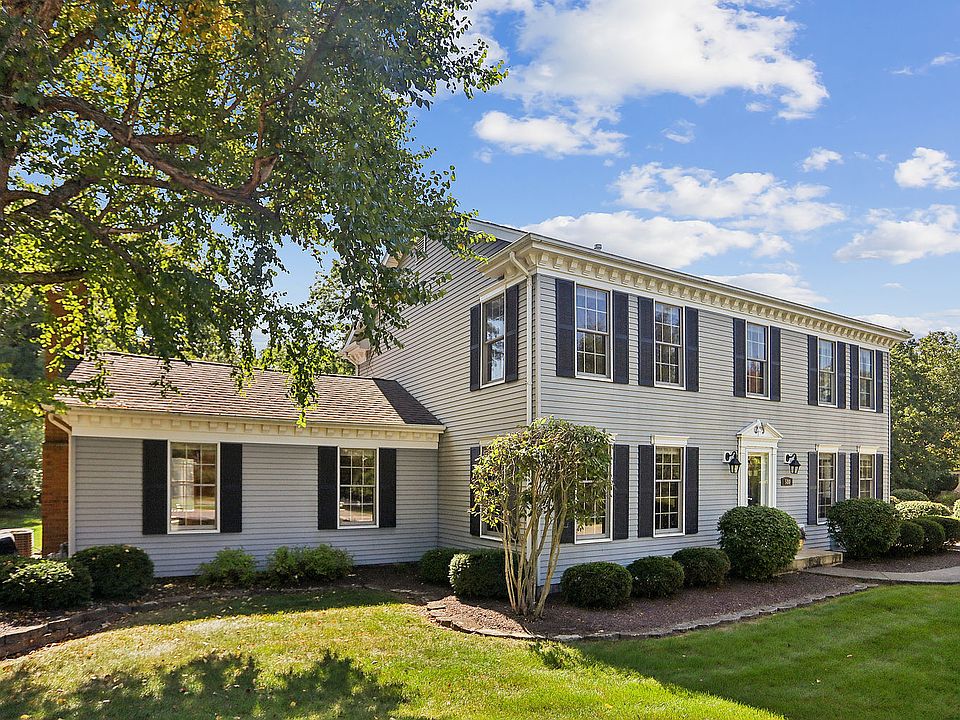 1st image of 580 Moray Ter