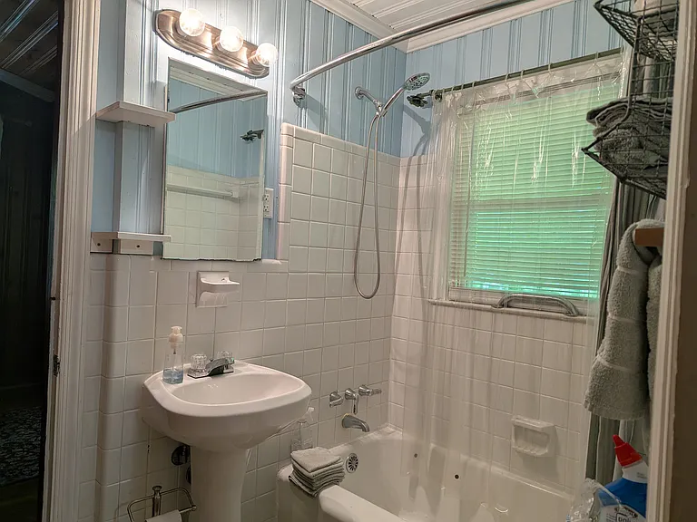 2203 Rosser Ter — Photo 14