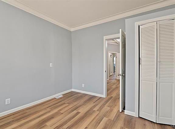 5th image of 149 Wegman Pkwy Floor 1