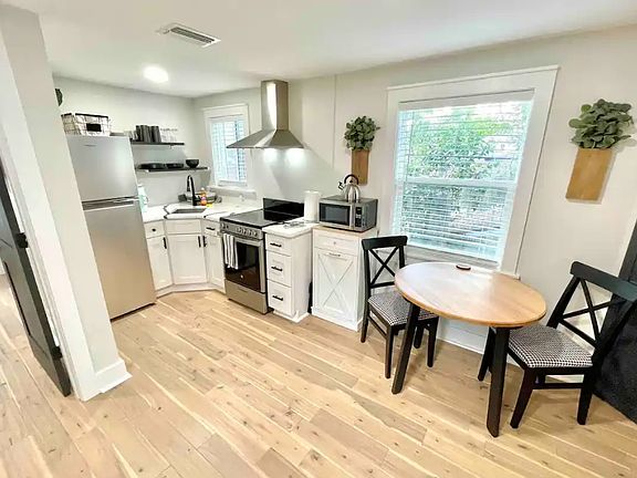 3rd image of 3631 Boone Park Ave #2