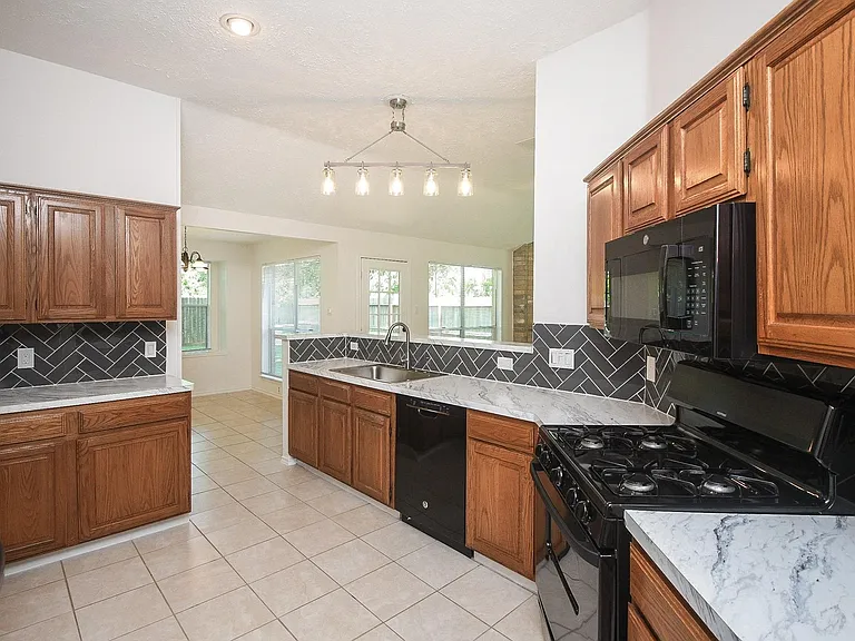 2303 Old Dixie Dr — Photo 11