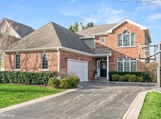 1358 Warrington Rd, Deerfield, IL 60015