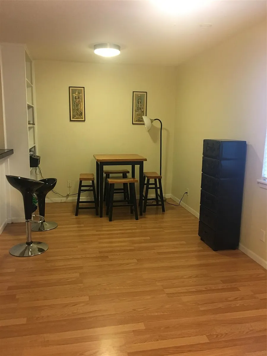 Building Photo - 4306 Avenue A #108