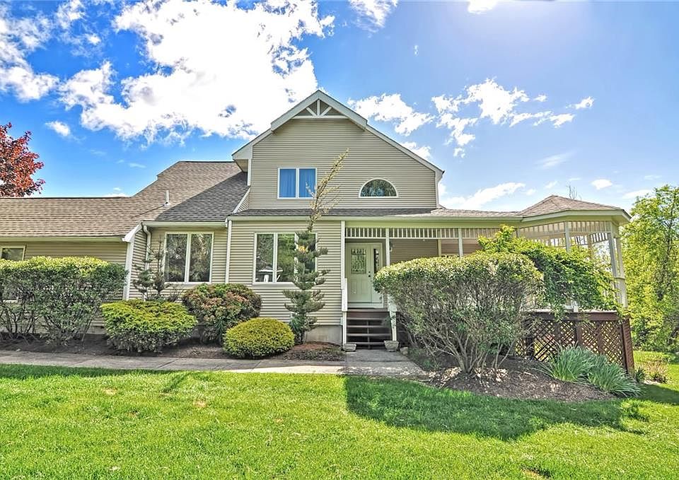 1st image of 8 Canary Ct