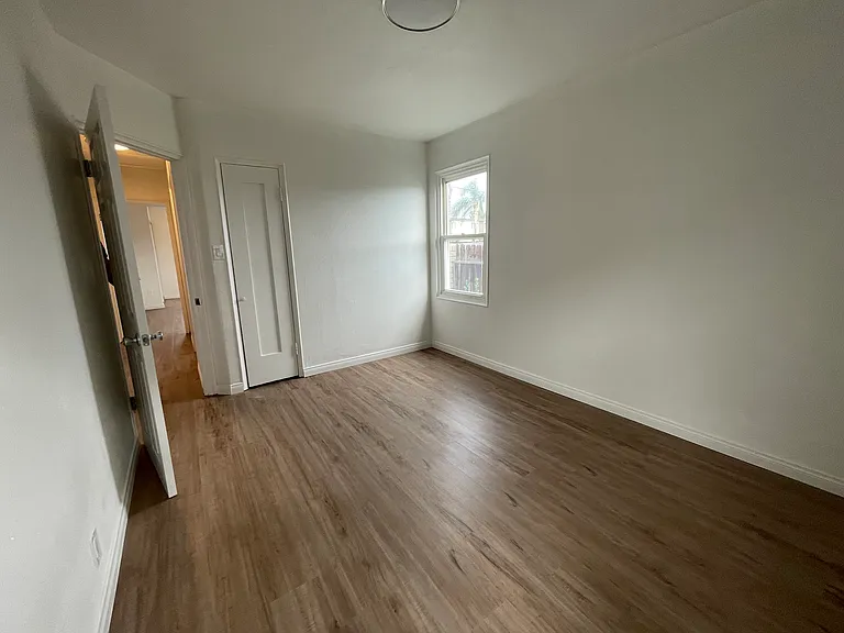 422 Church Ave — Photo 6