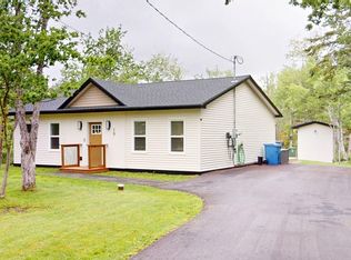 18 Old Mines Rd, Mount Uniacke, NS B0N1Z0