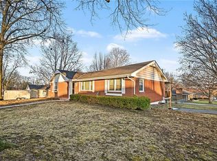 112 Helen St, Excelsior Springs, MO 64024