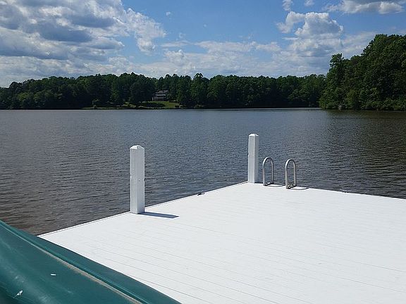 HUGE SUNDECK
