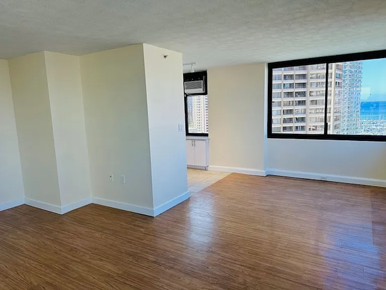 343 Hobron Ln #1704 — Photo 5