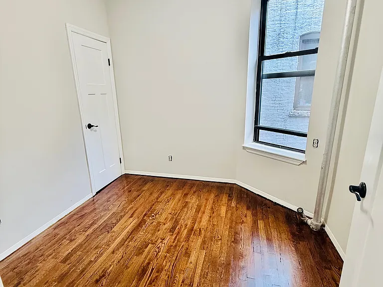 230 W 24th St #5R — Photo 7