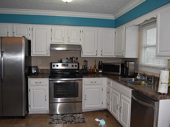 2nd image of 328 Sky Valley Cir