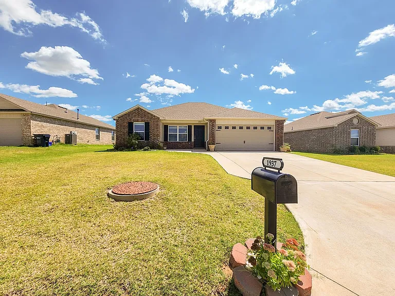 1937 Timber Dale Dr — Photo 17