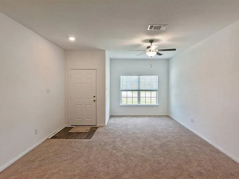 16429 Farmhouse Ln — Photo 3