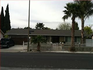 2nd image of 923 Hellyer Ave