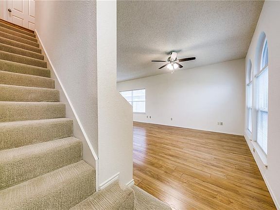 5th image of 1833 Cool Springs Dr