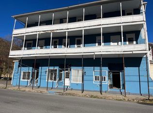 45 Pennsylvania Ave, Hundred, WV 26575