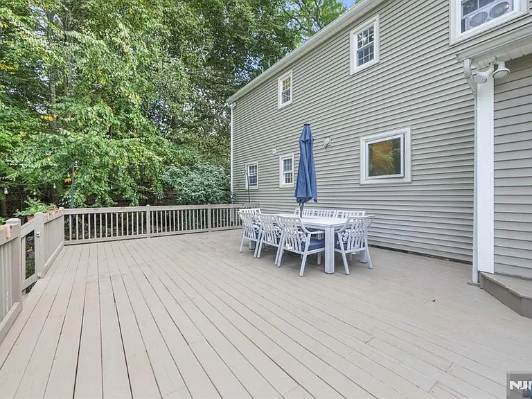 5 Monroe Dr — Photo 29