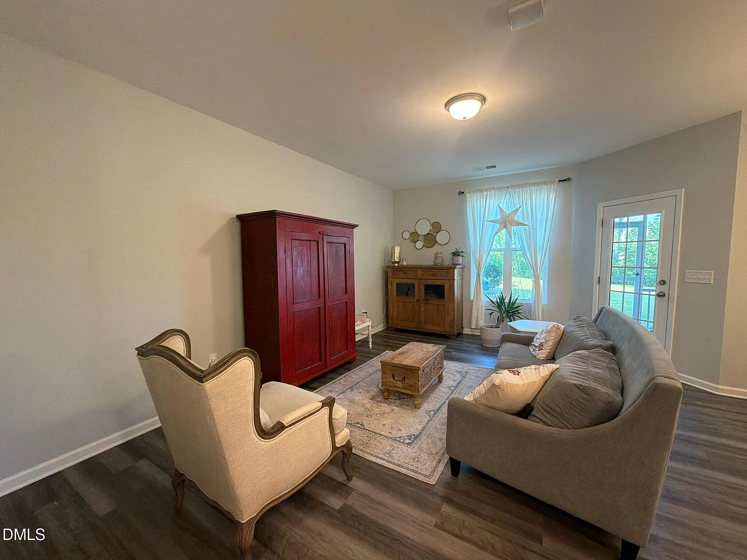 3 bed, 2.5 bath, $2,200 — Photo 3