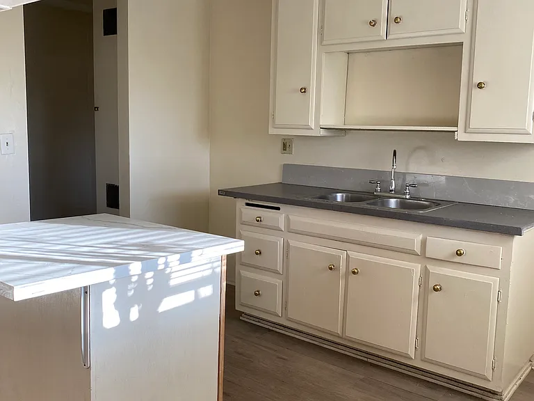 1048 S Gordon St #1048 — Photo 6