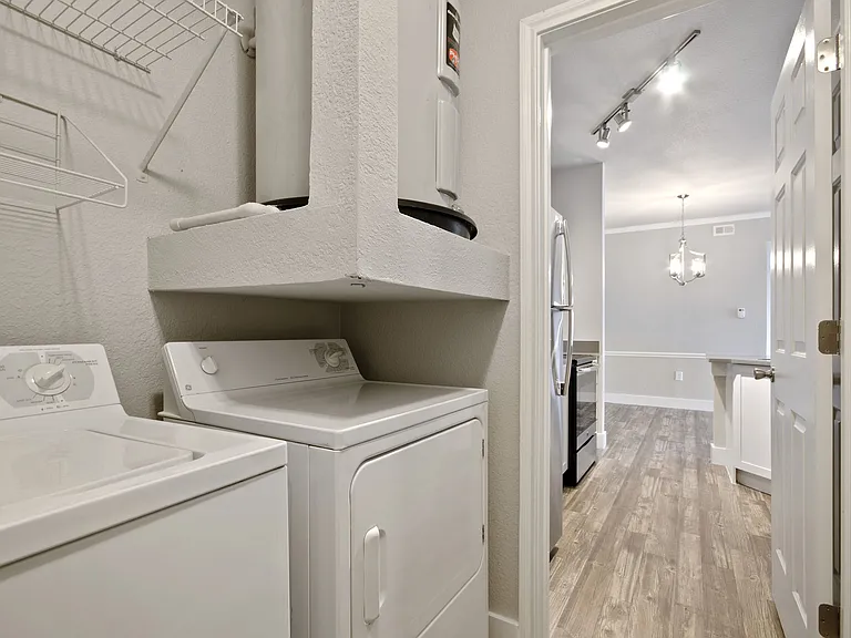Siena Apartments — Photo 16