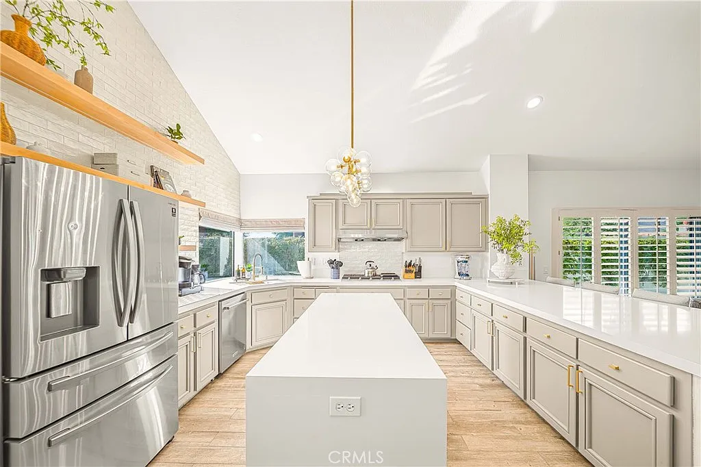 4 bed, 4.5 bath, 2986 sqft, $5,999 — Photo 4