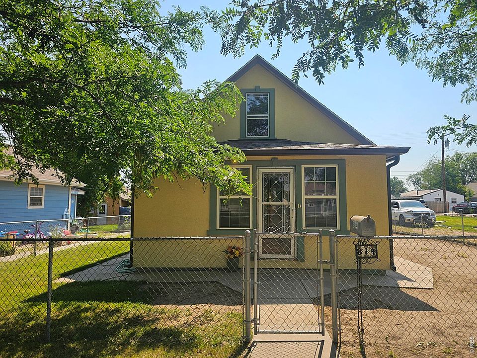 1st image of 814 Ensign St