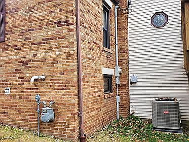2nd image of 1204 Henrietta St