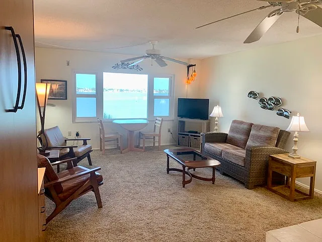 4750 Cove Cir #406 — Photo 8