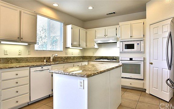 5th image of 38561 Clearbrook Dr
