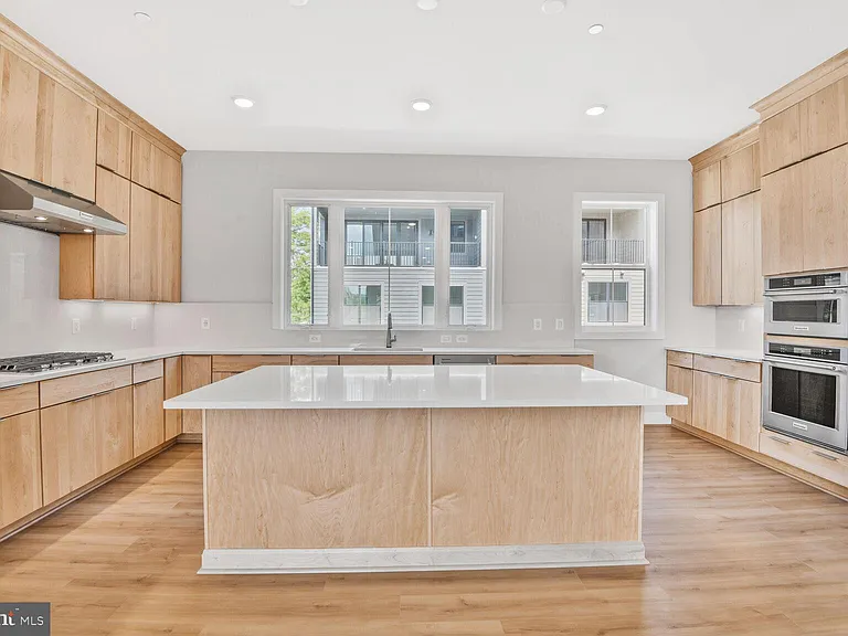 5933 Stonehenge Pl — Photo 8