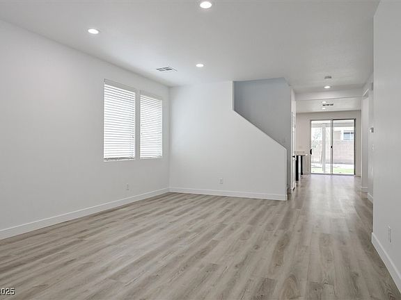 5th image of 6133 Roseboro Ct