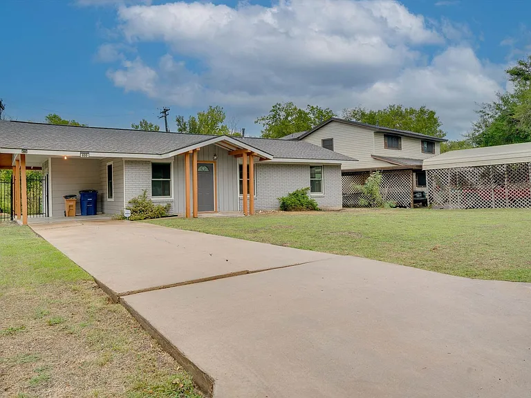 600 Bramble Dr — Photo 2